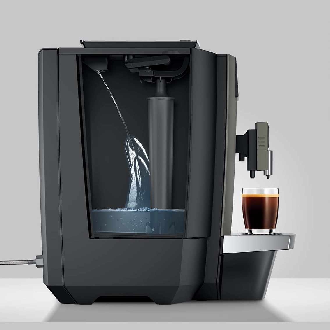 Jura Kaffeevollautomat 15626 X4c in der Seiteneinsicht in den Wassertank mit Filterpatrone