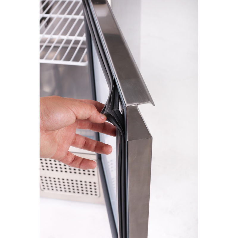  KBS KTM Serie 200 300 Kuehltisch Ansicht 5  