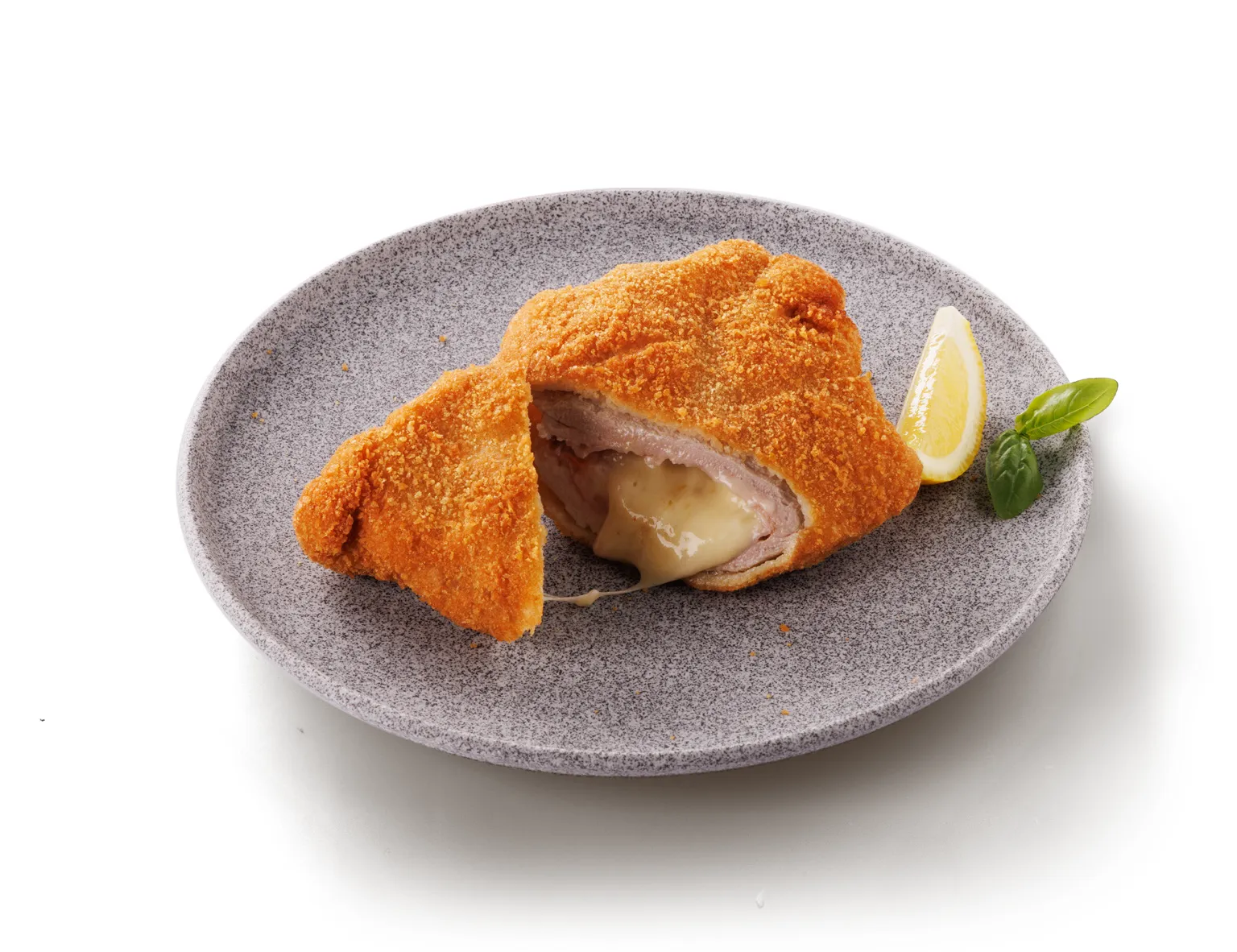 frittiertes hähnchen, brotierte, cutlet, zitrone, teller